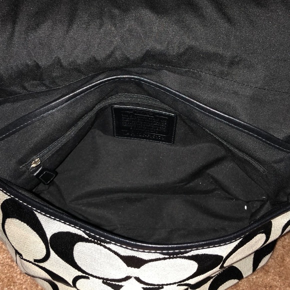 *SOLD* Coach Foldover Purse with Toggle Closure - Picture 4 of 6